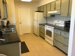 9817 W Amber Trl in Sun City, AZ - Building Photo - Building Photo
