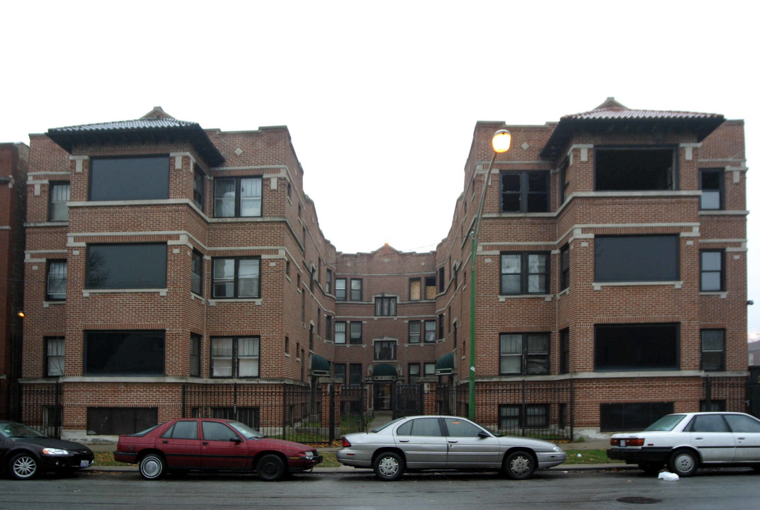 7245-7255 S Bennett Ave in Chicago, IL - Building Photo