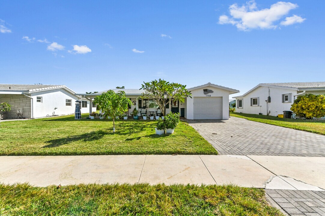 1708 SW 18th St in Boynton Beach, FL - Building Photo