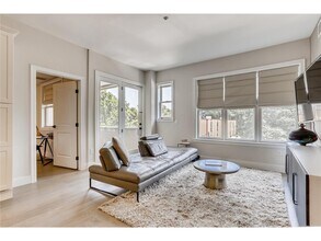 2200 S University Blvd, Unit 310 in Denver, CO - Foto de edificio - Building Photo