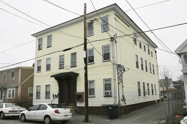 35-37 Fulton St in Lowell, MA - Foto de edificio - Building Photo