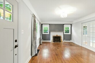 5806 NE 60th Ave in Portland, OR - Building Photo - Building Photo