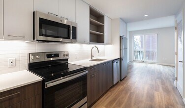 50 Rogers St, Unit 415 in Cambridge, MA - Building Photo - Building Photo