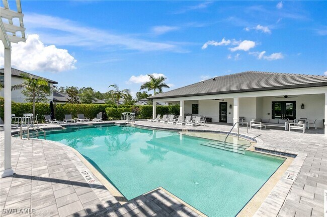 14756 Kingfisher Lp in Naples, FL - Foto de edificio - Building Photo