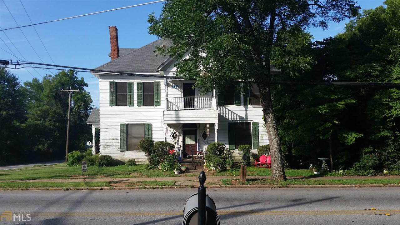 313 W Washington St in Monticello, GA - Building Photo