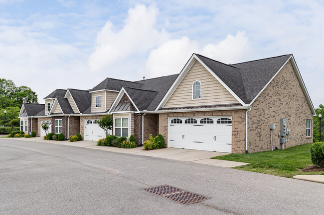 Elk Acres in Gallatin, TN - Building Photo - Building Photo