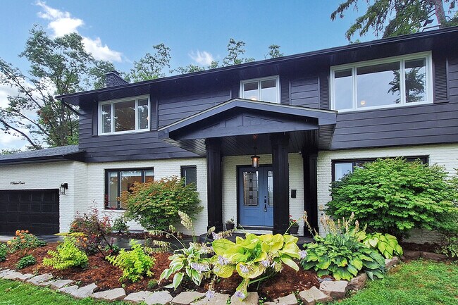 9 Parker Ct in Barrie, ON - Building Photo - Building Photo