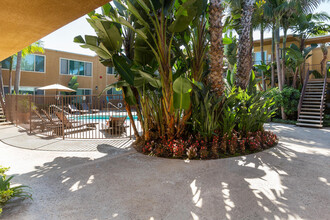 Elan Coco Palms in San Diego, CA - Building Photo - Building Photo