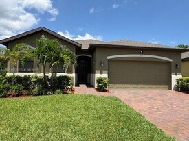 571 Old Country Rd S E in Palm Bay, FL - Building Photo