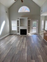 1825 Beachforest Way in Sumter, SC - Building Photo