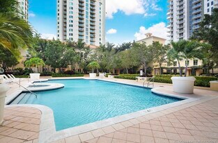 7355 SW 89th St, Unit 608N in Miami, FL - Building Photo
