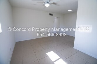 1727 Liberty St in Hollywood, FL - Building Photo - Building Photo