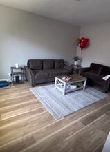 488 E 5th Ct, Unit B in Des Plaines, IL - Building Photo - Building Photo