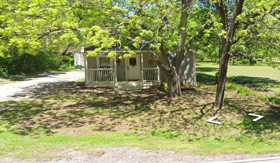 9910 Dalrock Rd in Rowlett, TX - Building Photo