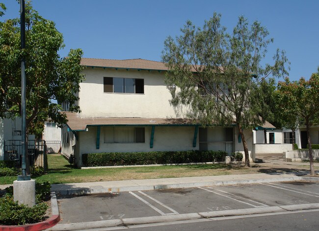 1613 S Calle Del Mar in Anaheim, CA - Building Photo - Building Photo