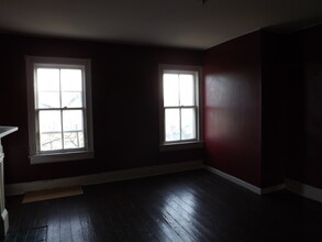 325 Berkeley Pl in Staunton, VA - Foto de edificio - Building Photo
