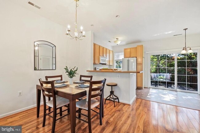 23110 Blackthorn Square in Sterling, VA - Building Photo - Building Photo