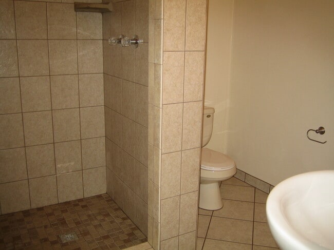 418 Goodall Ave, Unit 1 in Daytona Beach, FL - Foto de edificio - Building Photo