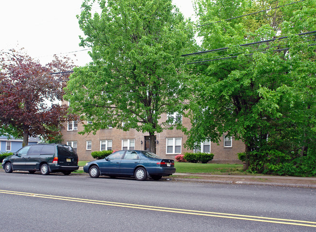 519-521 Ridge Rd in Lyndhurst, NJ - Building Photo - Building Photo