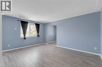 16 East Ave in Brantford, ON - Building Photo - Building Photo