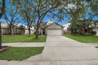 16635 Greenbriar Point Ln in Houston, TX - Foto de edificio - Building Photo