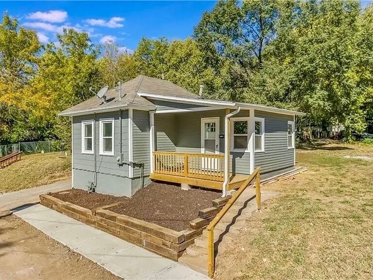 426 E Elm St in Independence, MO - Building Photo