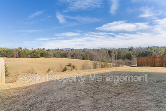 240 Ridgeview Ln in Mars Hill, NC - Building Photo - Building Photo