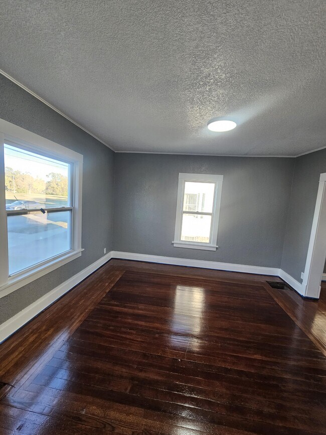 2174 Lafayette St in Waterloo, IA - Building Photo - Building Photo