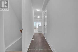 5 Ranch Ter in Barrie, ON - Building Photo - Building Photo