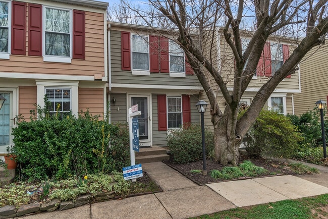 1933 Belmont Ridge Ct in Reston, VA - Building Photo - Building Photo