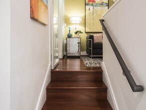 The Lofts at Park Crest in McLean, VA - Foto de edificio - Building Photo