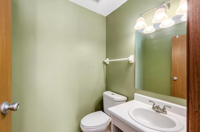 5651 Barney Ln in Columbus, OH - Building Photo - Building Photo