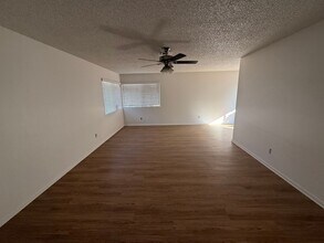 871 W Mayberry Ave in Hemet, CA - Building Photo - Building Photo