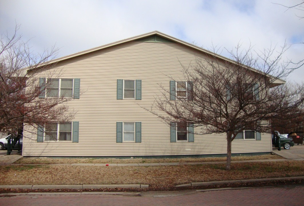 310 W 10th St in Wichita, KS - Building Photo