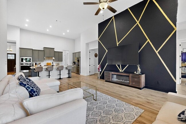 property at 1221 Blue Crk Ln