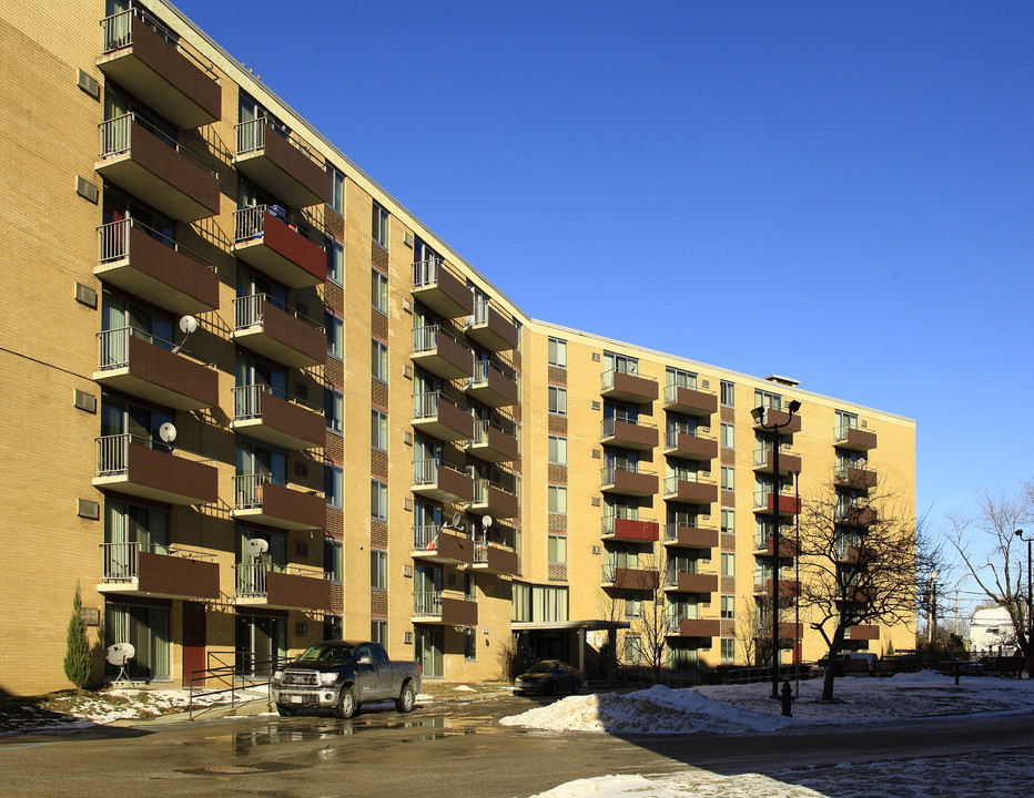 Beachcrest Apartments in Cleveland, OH - Building Photo