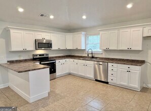 206 Willow Dr in Glennville, GA - Building Photo - Building Photo