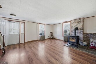 1028 County Road 519 in Newton, NJ - Foto de edificio - Building Photo