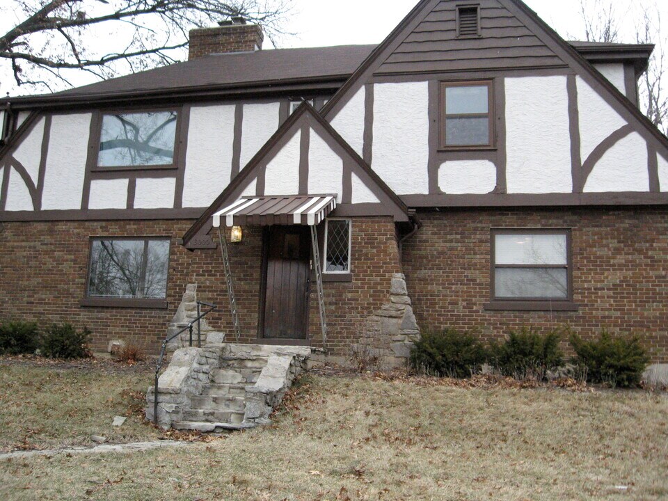 3000 Bellewood Ave, Unit #2 in Cincinnati, OH - Building Photo