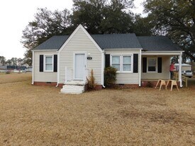 418 Church Rd in New Bern, NC - Building Photo
