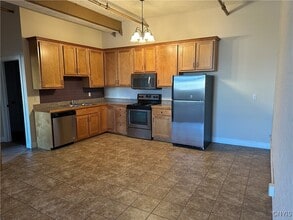 617 Hiawatha Blvd in Syracuse, NY - Building Photo - Building Photo