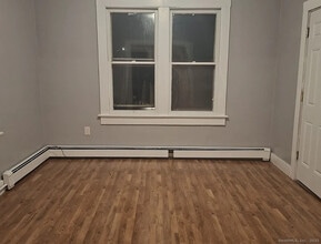 1403 Corbin Ave in New Britain, CT - Building Photo - Building Photo