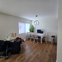 916 S Sherbourne Dr, Unit 102 in Los Angeles, CA - Building Photo