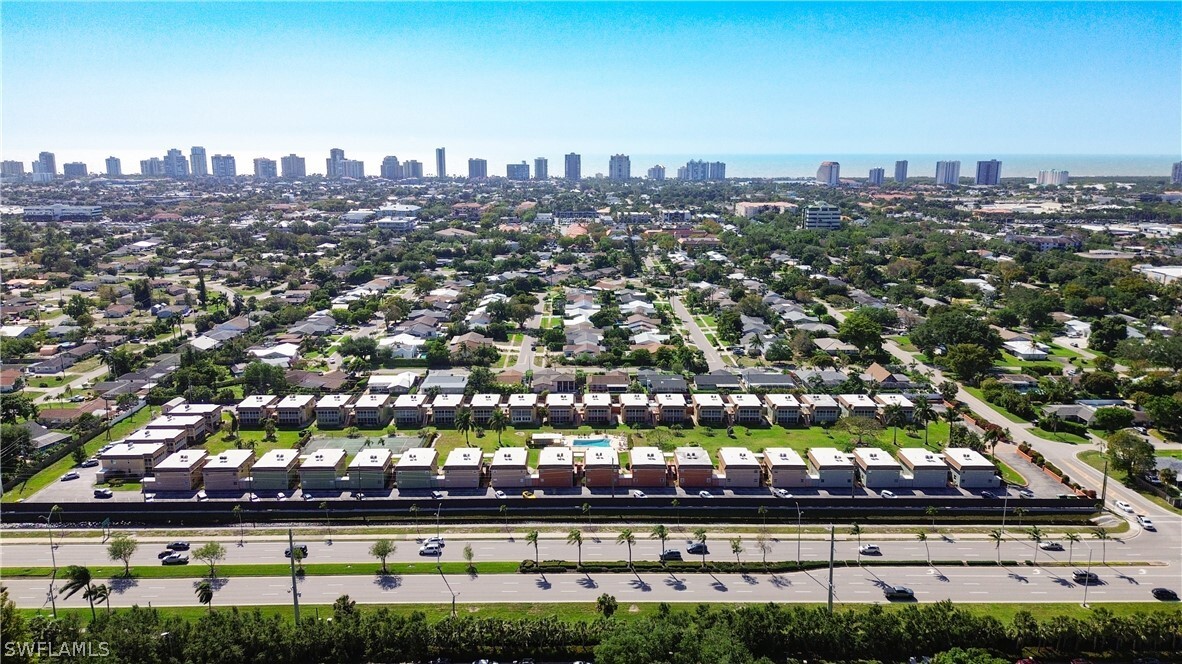 1400 Pompei Ln in Naples, FL - Building Photo