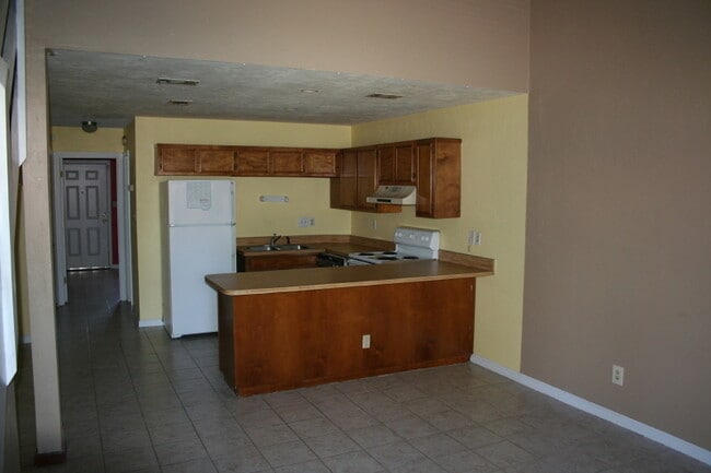 1097 Ocala Rd in Tallahassee, FL - Building Photo - Building Photo