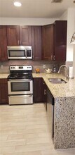 3918 Cherry Ln in Weston, FL - Building Photo - Building Photo
