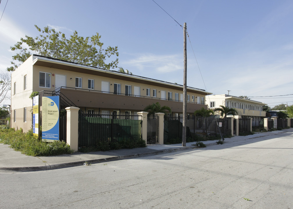 D&K Island Apartments in Miami, FL - Foto de edificio