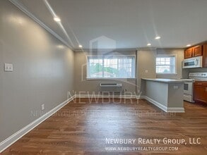 305 San Juan Dr in McKeesport, PA - Building Photo - Building Photo