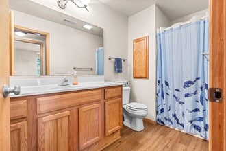 1552 Cook Cir in North Liberty, IA - Building Photo - Building Photo