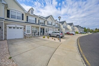 94 Brookfield Dr in Jackson Township, NJ - Building Photo - Building Photo